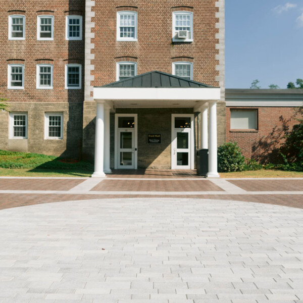 ford-patio-0511melaniezacek-square-web