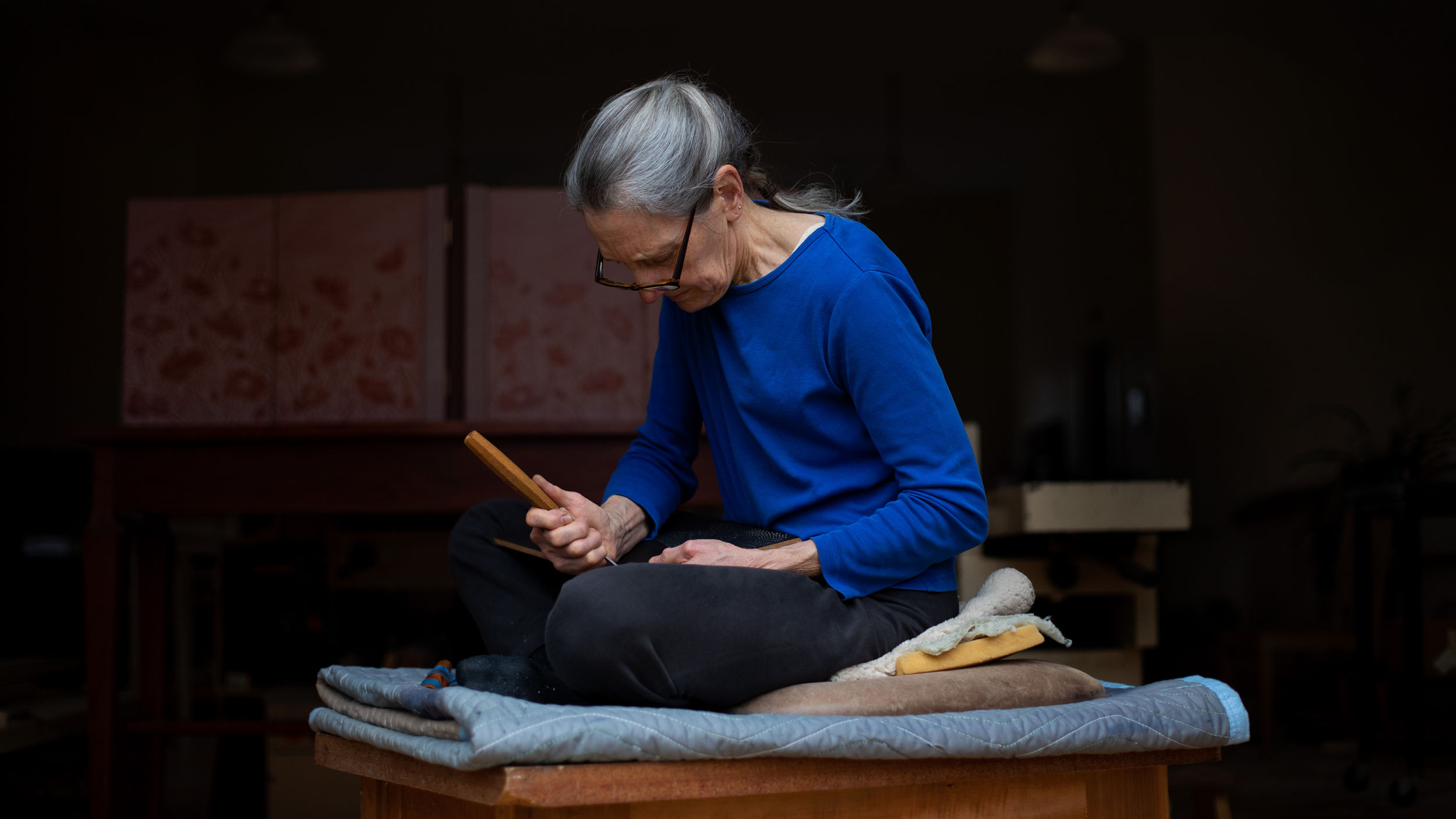 KS0322_KristinaMadsen_10 woman making art